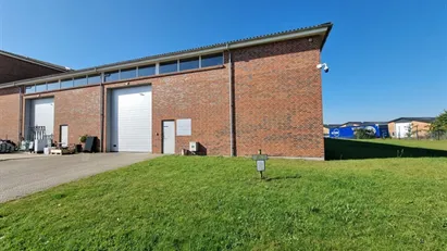 Højloftet lager eller produktion - i alt ca. 1.415 kvm