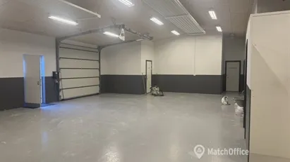 Værksted/lager med kontor