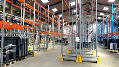 Moderne Lagerhal - Tæt på E20