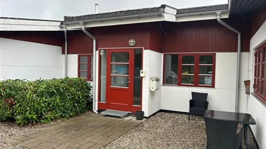 Lagerlokaler til leje i Lynge - billede 1
